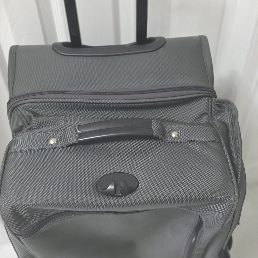 Tumi Alpha Large two-wheel Charcoal Grey  Split Rolling Duffle 22041GY0P